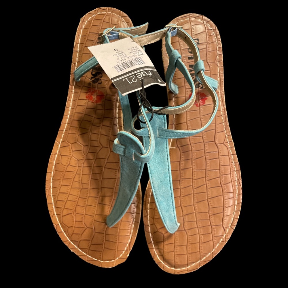 Women Sandals - Picture 2 of 3